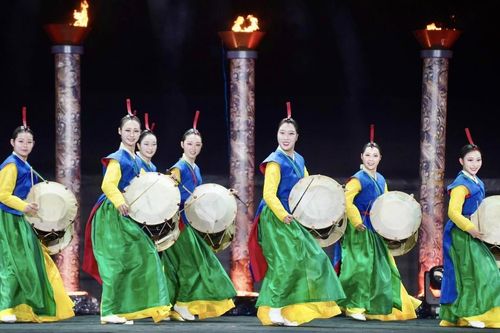 Tuần lễ Âm nhạc Quốc tế Huế khai màn ấn tượng, hút khách du lịch