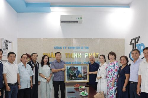 Hiệp hội Doanh nghiệp thăm, làm việc ở khu vực Lâm Đồng biển xanh