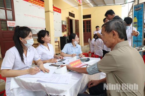 Ninh Bình tiếp tục triển khai khám sức khỏe định kỳ, khám sàng lọc miễn phí cho người dân từ ngày 11-19/6