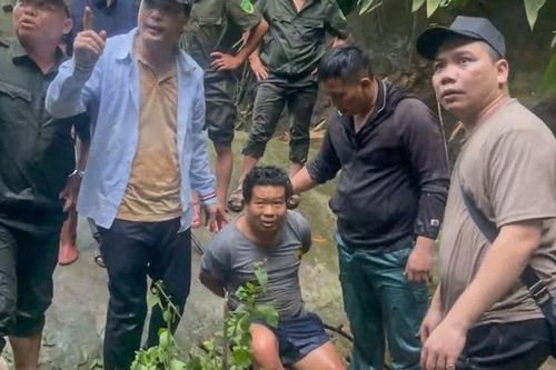 Kịch tính truy tìm nghi phạm sát hại bé trai 12 tuổi: Ẩn mình trong rừng sâu vẫn không thoát nhờ một thiết bị đặc biệt