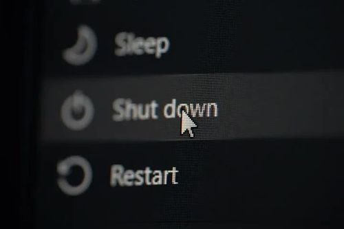 Shutdown hay Sleep: Thói quen tưởng nhỏ nhưng có thể ảnh hưởng tuổi thọ máy tính