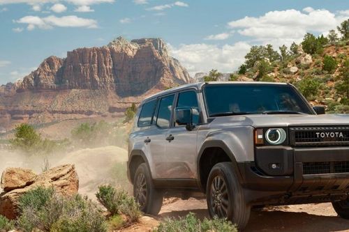 Phiên bản Toyota Land Cruiser nào đáng đồng tiền nhất