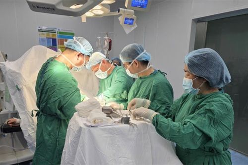 Vỡ gan lúc nửa đêm, bệnh nhân thoát chết ngay tại tuyến xã