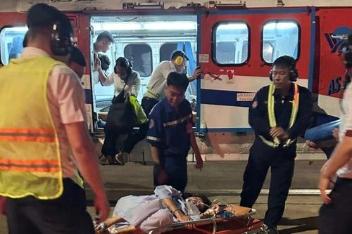 Du khách trên đảo Phú Quý thuê trực thăng 350 triệu đồng chở vào đất liền cấp cứu