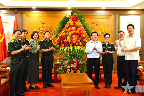 Thượng tướng Trương Thiên Tô thăm, chúc mừng một số cơ quan Trung ương và cơ quan thông tấn, báo chí