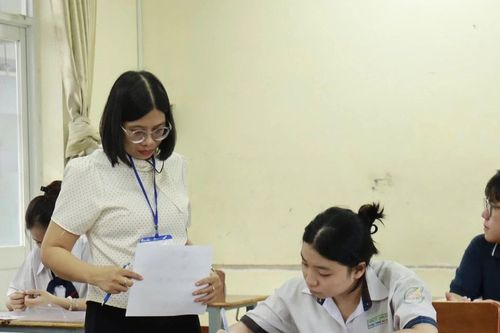 Huy động 1.000 cán bộ, 'bộ máy' chấm thi tốt nghiệp ở TPHCM vận hành ra sao?