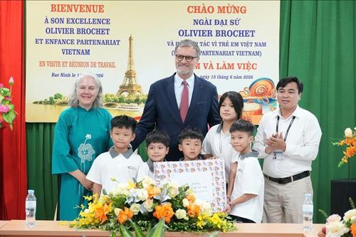 Hợp tác vì sự phát triển toàn diện của trẻ em