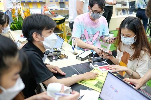 Cảnh báo thói quen mua phụ kiện giá rẻ của người dùng smartphone