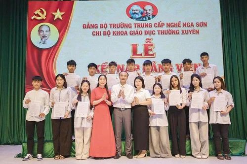 Nga Sơn chú trọng công tác tạo nguồn cho Đảng