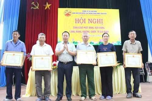 Thôn Thủ Pháp bàn giao mặt bằng xây dựng Cảng hàng không quốc tế Gia Bình