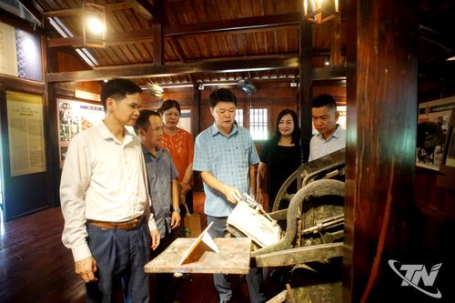 Nhà báo - Đam mê và dấn thân