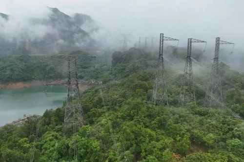 PTC1 hoàn thành 'chiến dịch' thay thế cách điện tuyến 500kV Sơn La - Hòa Bình