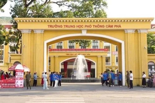 Kỷ luật 3 giám thị bị tố 'hỗ trợ' thí sinh thi tốt nghiệp THPT