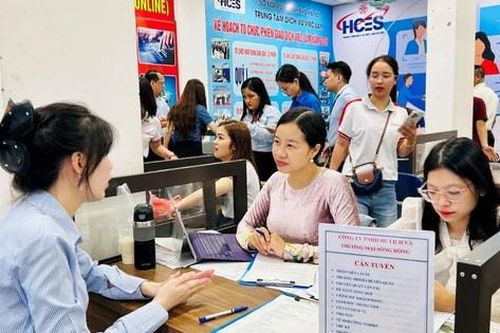 Mở rộng bảo hiểm thất nghiệp, tăng độ bao phủ an sinh xã hội