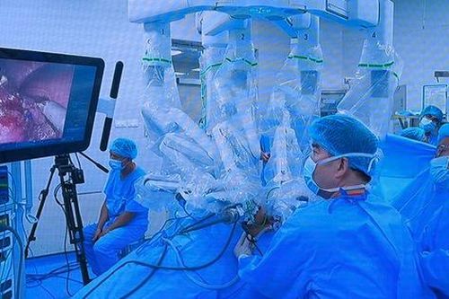 Đưa robot Da Vinci Xi vào hoạt động, thêm cơ hội tiếp cận kỹ thuật cao cho người bệnh