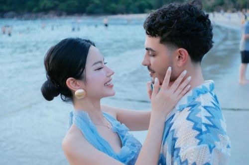 Chàng trai Israel cưa đổ chị đẹp giám đốc từ tin nhắn 'Em đẹp lắm'