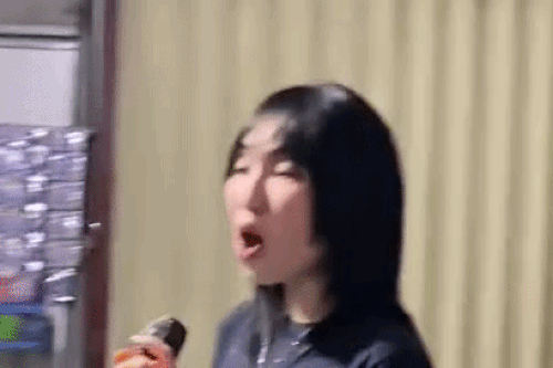 14 triệu lượt xem cô gái hát nhạc Trung viral ở tiệm tạp hóa Đồng Tháp