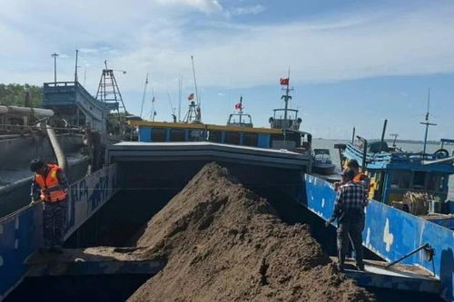Liên tục phát hiện các phương tiện vận chuyển cát trái phép