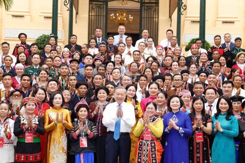 Những người 'truyền lửa' nơi vùng cao Đà Nẵng (Bài cuối: Những người giữ hồn văn hóa giữa đại ngàn)