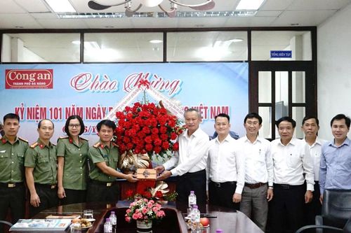 Lãnh đạo thành phố thăm, chúc mừng Ban Chuyên đề Công an TP Đà Nẵng nhân Ngày báo chí cách mạng Việt Nam