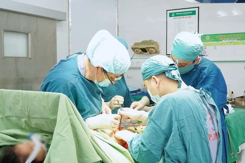 Nguy cơ tai nạn hè: Bé 6 tuổi gãy xương đùi sau ngã xe đạp