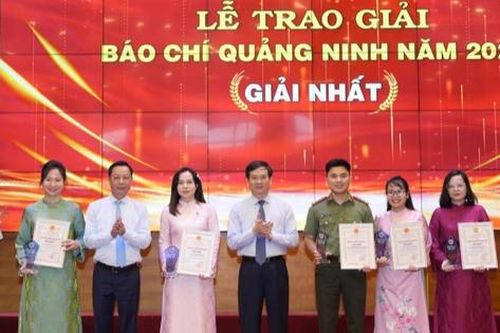 Lễ trao Giải Báo chí tỉnh Quảng Ninh năm 2025