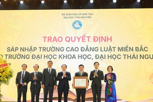 Công bố Quyết định sáp nhập trường Cao đẳng Luật miền Bắc vào trường Đại học Khoa học – Đại học Thái Nguyên