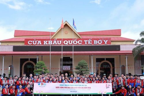 Những dấu ấn đầu tiên của các chiến sĩ tình nguyện TP.HCM tại nước bạn Lào