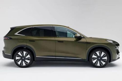 SUV PHEV công suất 380 mã lực, trang bị tiên tiến, giá hơn 600 triệu đồng