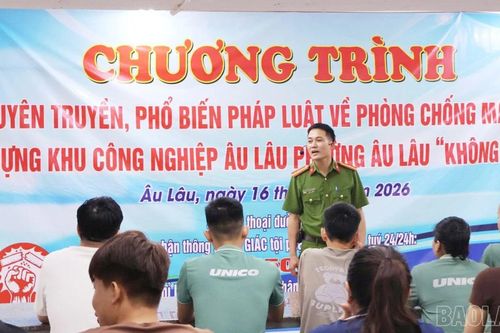 Công an phường Âu Lâu tuyên truyền phòng, chống ma túy cho công nhân lao động tại Khu công nghiệp Âu Lâu