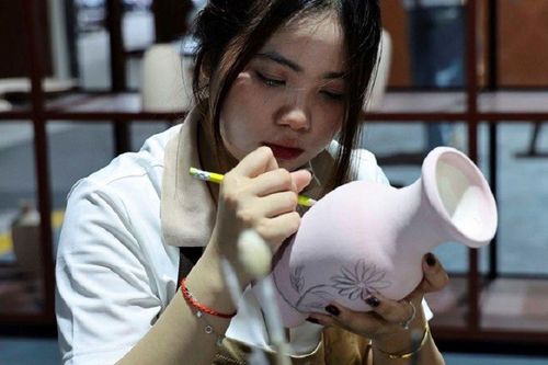 TP. Đà Nẵng: Gìn giữ lan tỏa giá trị tinh hoa nghề gốm từ không gian văn hóa Làng Gốm Việt