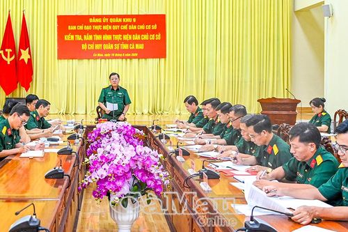 Phát huy dân chủ để xây dựng khối đoàn kết thống nhất trong lực lượng vũ trang Cà Mau