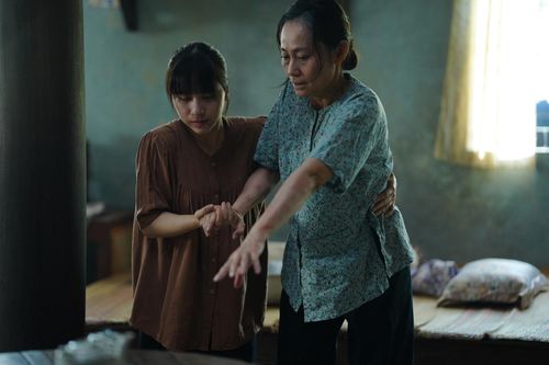 NSƯT duy nhất có 6 phim vượt doanh thu trăm tỷ trong nửa năm là ai?