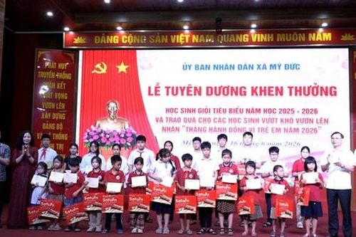 Xã Mỹ Đức: Khen thưởng học sinh giỏi tiêu biểu năm học 2025 - 2026
