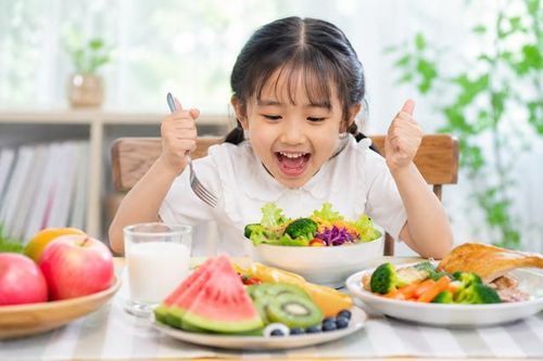 Ăn trái cây tráng miệng thế nào để tốt cho sức khỏe lứa tuổi học sinh?