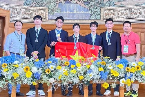2 học sinh Bắc Ninh giành Huy chương Bạc Olympic Vật lí châu Âu 2026
