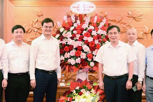 Bí thư thứ nhất T.Ư Đoàn chúc mừng Ban Tuyên giáo và Dân vận Trung ương, Báo Nhân Dân, Thông tấn xã Việt Nam