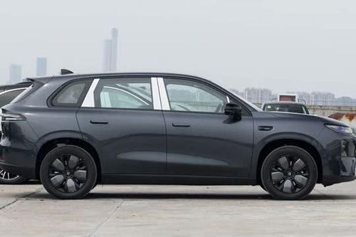 SUV hạng D trang bị vượt trội Hyundai Santa Fe, công suất 313 mã lực, giá chưa tới 500 triệu đồng