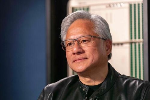CEO Nvidia: Xã hội cần thích nghi với AI như từng làm quen với ô tô