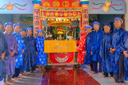 Giữ văn hóa biển đảo qua những đạo sắc phong