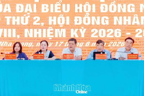 Bí thư Tỉnh ủy Trần Phong và các đại biểu HĐND tỉnh tiếp xúc cử tri 2 phường Nha Trang, Tây Nha Trang