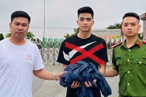 Đối tượng truy nã đặc biệt nguy hiểm về tội giết người ra đầu thú
