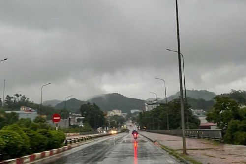 Thời tiết các khu vực trong tỉnh ngày 18/6 có mưa rào rải rác, có nơi mưa vừa mưa to và dông