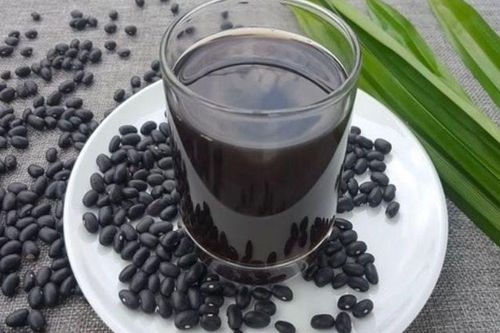 Người mắc 1 trong 5 bệnh này không được uống nước đỗ đen rang