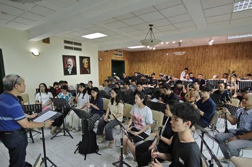 Gần 100 nghệ sĩ tham gia hòa nhạc dàn kèn Giai điệu hân hoan