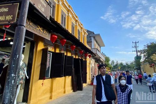 Tăng tốc số hóa ngành du lịch với trí tuệ nhân tạo và dữ liệu số