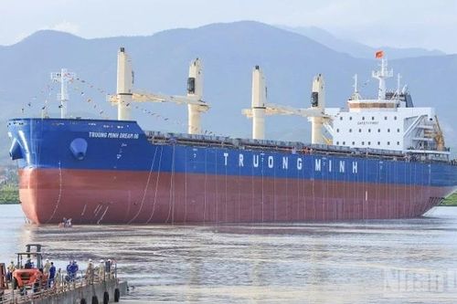 Hạ thủy thành công tàu hàng rời 45.000DWT số 2