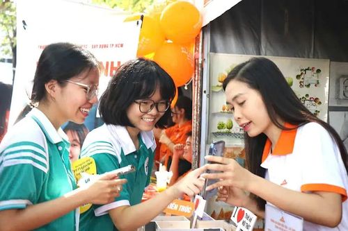 Đừng biến hướng nghiệp thành cuộc 'lướt sóng ngành nóng'