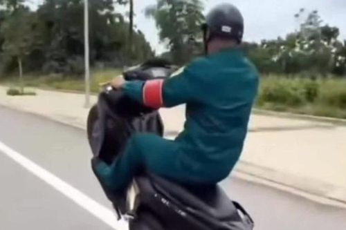 Xử phạt, tịch thu phương tiện của người mặc trang phục dân quân tự vệ 'bốc đầu' trên phố