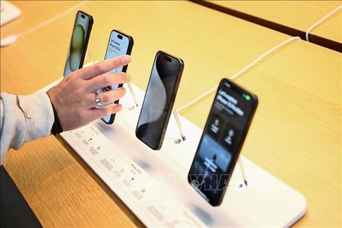 Apple dự kiến tăng giá sản phẩm do khan hiếm chip nhớ